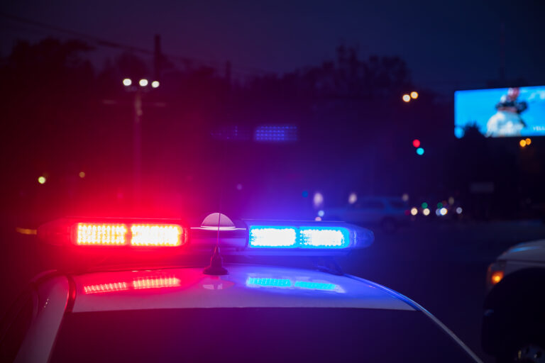 Autoridades encontraron a un recien nacido dentro de una bolsa de plástico en el estacionamiento de una tienda en Kingsville
