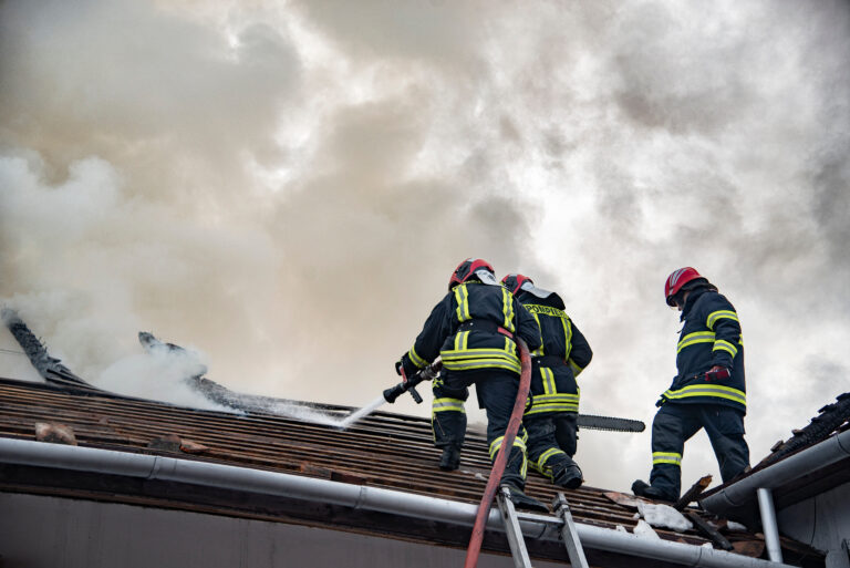 Un incendio ocurrido este lunes dejó a una familia sin hogar