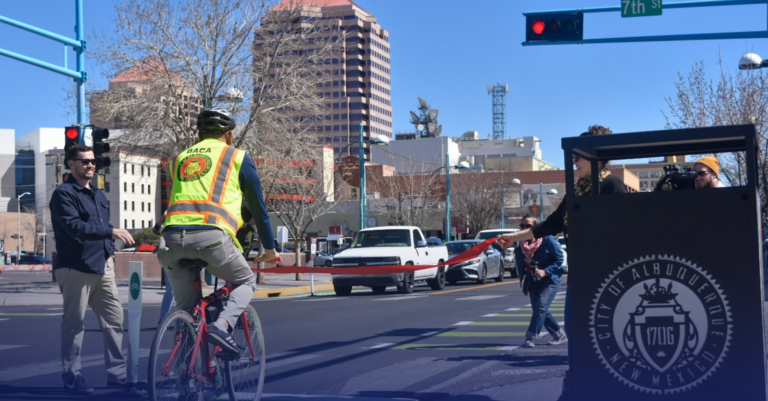 Bicicletas Fantasma en Albuquerque: Un Simbolismo que Exige Seguridad Vial