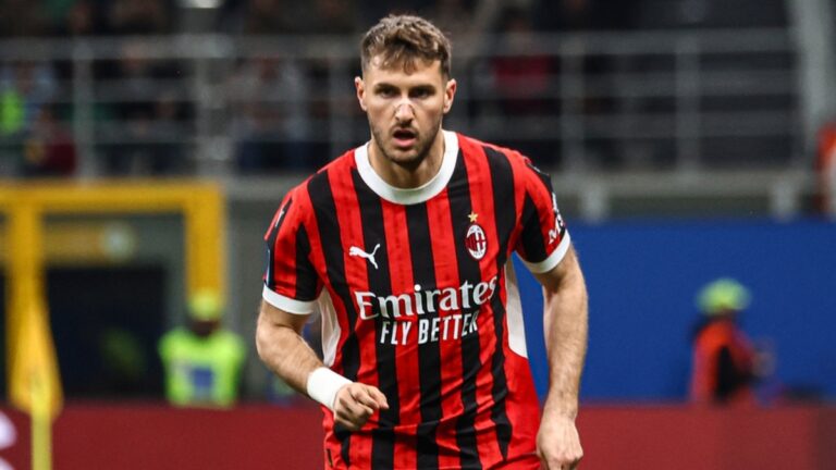 Santiago Gimenez enfrenta nueva competencia en el AC Milan tras la llegada de un goleador alemán