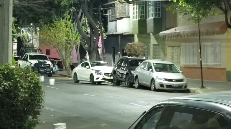 Conductor Muerto tras Ataque a Balazos dentro de un Auto de Lujo en Venustiano Carranza