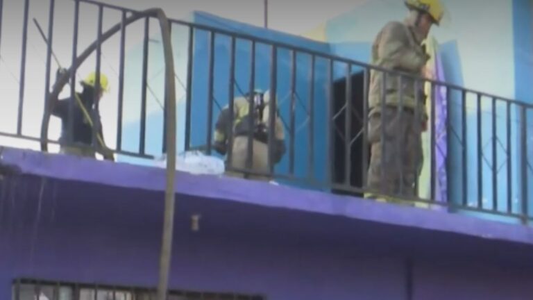 Incendio en Torreón: Cuerpos de Rescate Actúan Rápidamente para Salvar a una Adulta Mayor