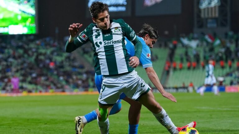 Santiago Muñoz busca nuevos horizontes: Interés de San Luis en el delantero de Santos