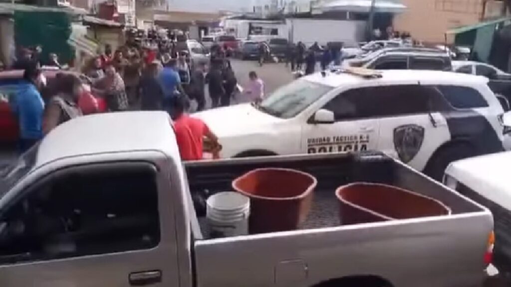 Operativo Antipirotecnia en Querétaro: Comerciantes Agreden a Policías e Inspectores