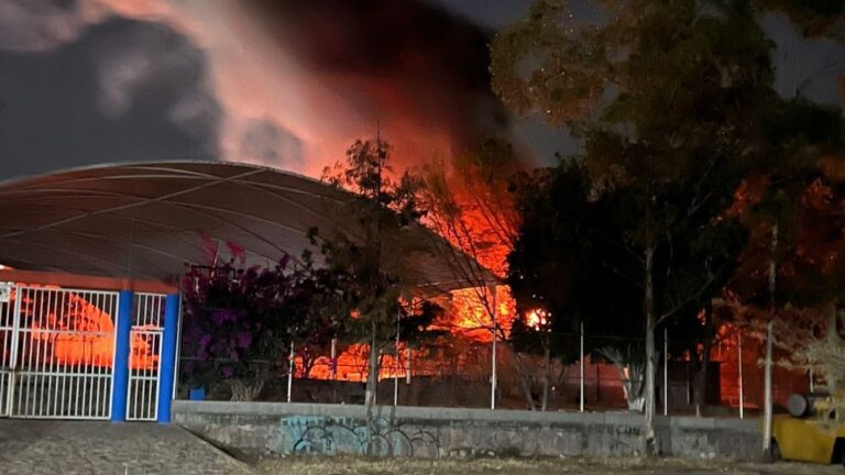 Incendio en SABES de Sauceda, Guanajuato, Devasta Aula y Genera Preocupación