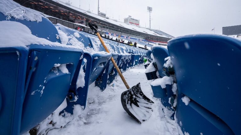 ¡Únete a los Bills! Beneficios de Retirar Nieve del Highmark Stadium para Aficionados