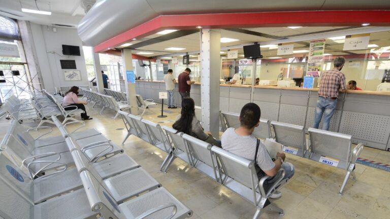 Servicio Predial en Guadalajara: Recaudadoras Reportan Fallas y Caos en el Pago