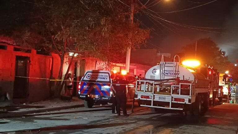 Incendio en Monterrey: Tejabán en la colonia La Alianza reducido a cenizas sin lesionados