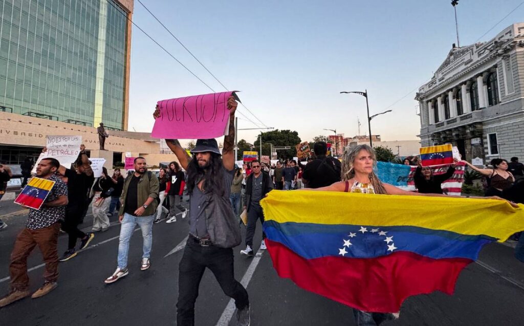 Protesta en Guadalajara: Colectivos Sociales Se Unen contra la Intervención Extranjera en Venezuela