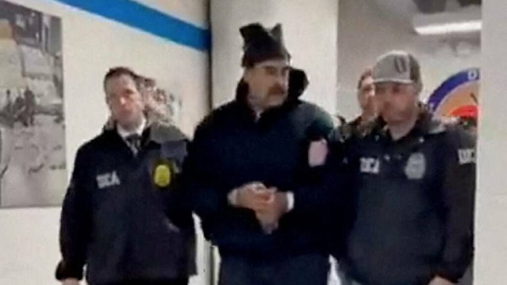 Nicolás Maduro da la bienvenida al nuevo año en EEUU: ‘Feliz Año Nuevo’