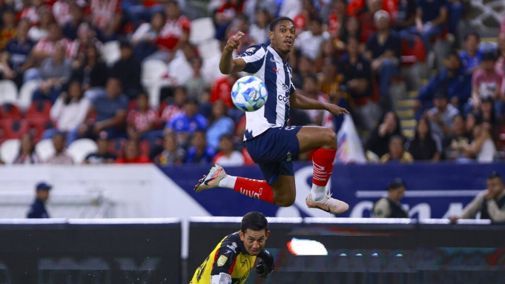Anthony Martial Brilla en la Copa Pacífica: Su Primer Gol con Rayados
