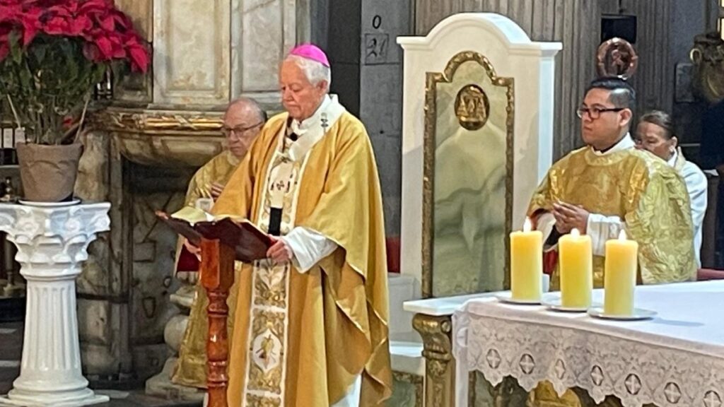 Arzobispo de Puebla Clama por Paz en el Día de Reyes y Rinde Homenaje a las Víctimas del Descarrilamiento del Tren