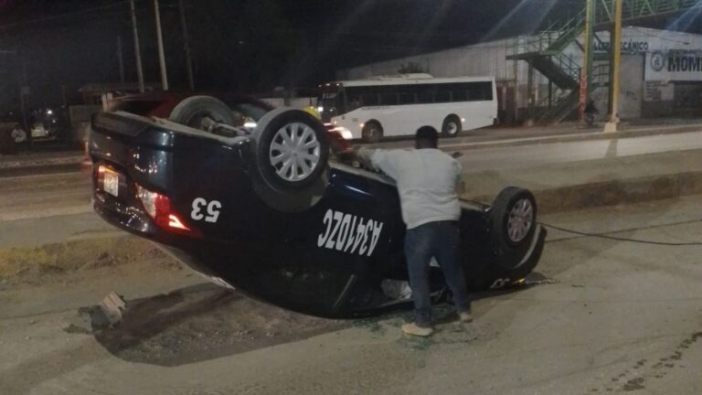 Accidente: Taxista sufre volcadura en la entrada de Matamoros