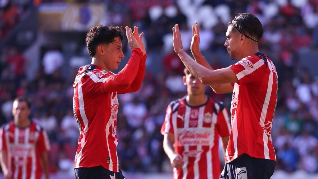Chivas Brillan en la Copa Pacífica y Se Llevan la Medalla de Bronce