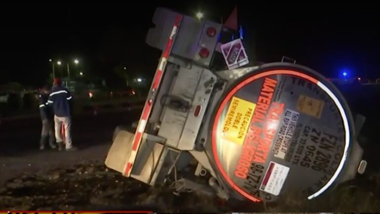 Volcadura de pipa con diésel en Lerdo: Emergencias movilizadas para afrontar el incidente