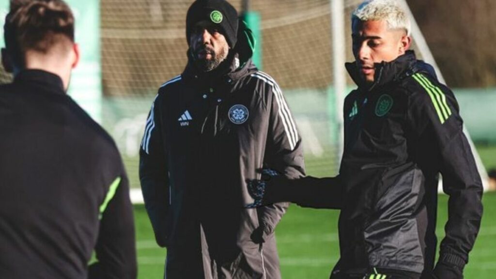 Julián Araujo Debuta en el Celtic: ¿Cambios inminentes tras la salida del técnico?