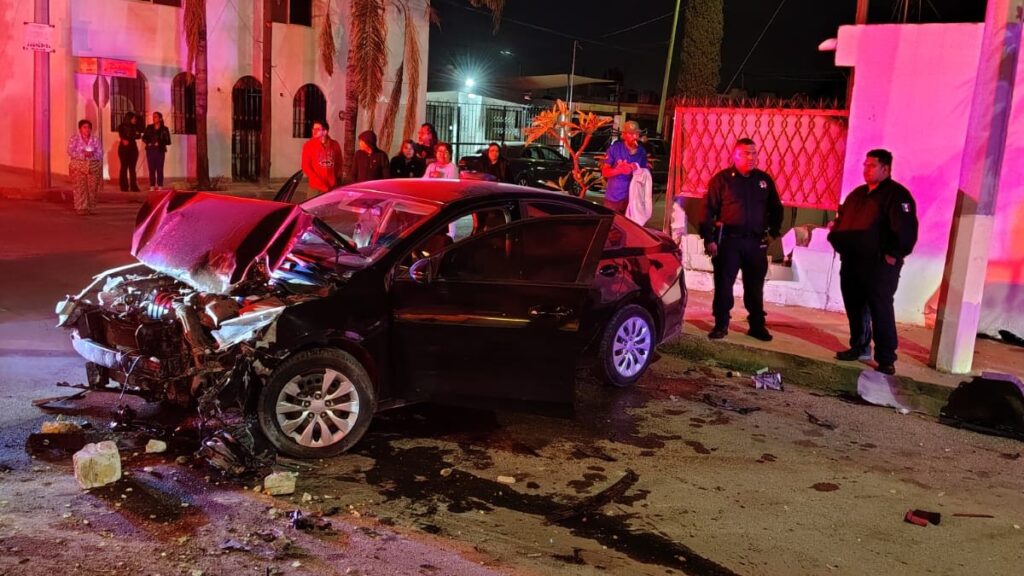 Accidente en Torreón: Joven Causa Derribo de Barda Tras Perder Control de su Vehículo