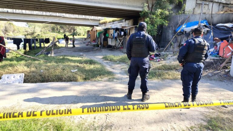 Trágico Hallazgo: Mujer Muerta en Cuarto de Cartón en Apodaca, Nuevo León