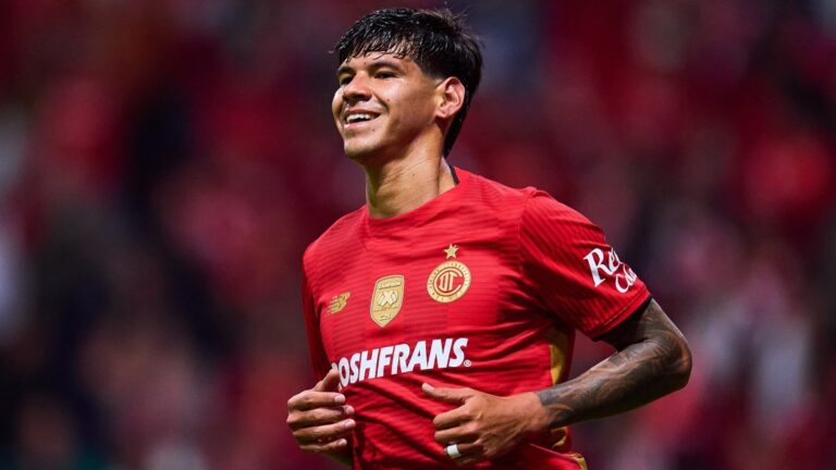Robert Morales Continúa su Entrenamiento en Toluca a Pesar de la ‘Novela’ Fútbolística