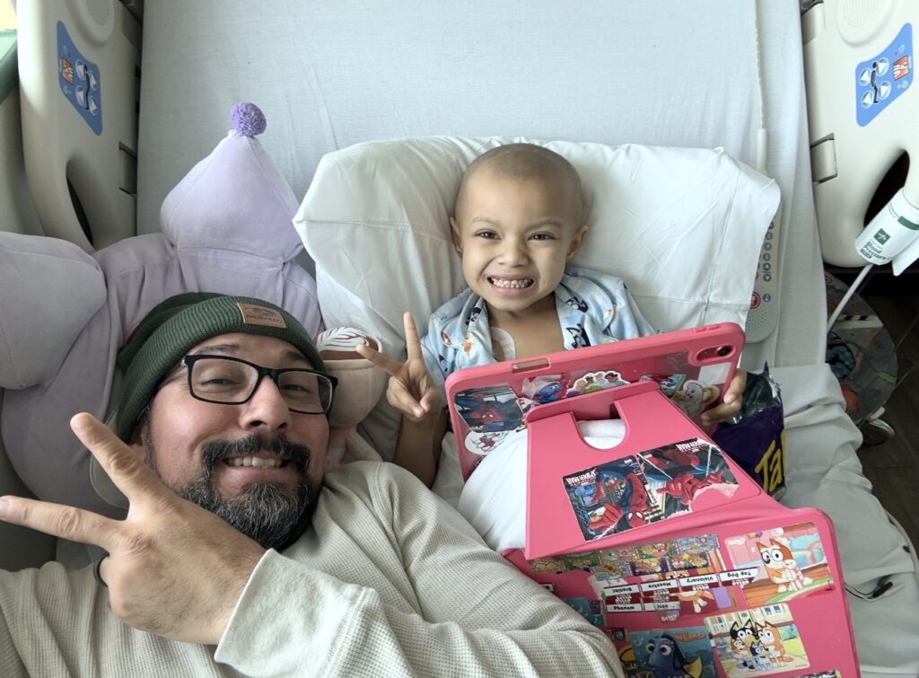 Arya: La valiente lucha de una niña de 4 años contra el hepatoblastoma
