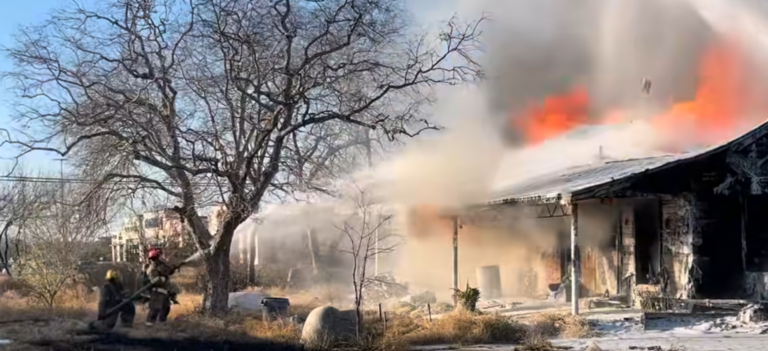 El Departamento de Bomberos de Corpus Christi y el Distrito de Servicios de Emergencia del Condado de Nueces 1 responden a incendio estructural
