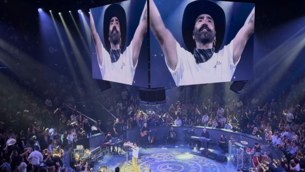 Alejandro Fernández ofrece un emotivo show en Monterrey, celebrando 16 años de música mexicana