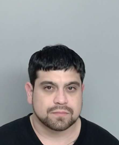 Hombre detenido en Corpus Christi por violar libertad condicional y le niegan fianza