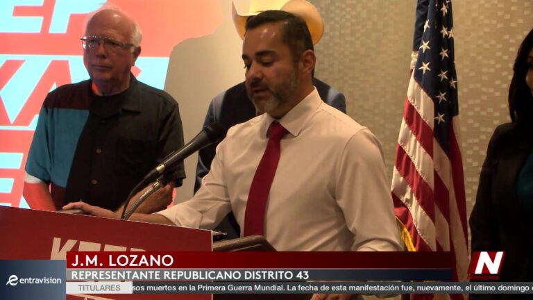 Republicanos Texas: Simpatizantes Republicanos Contrarrestan Convención Azul En La Zona Costera De Texas