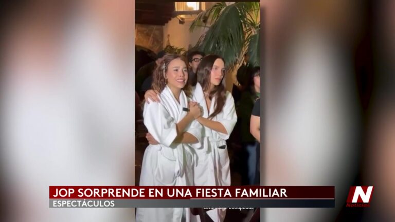 Belinda Y Dana Paola Apoyan A México En Partido Frente A Inglaterra