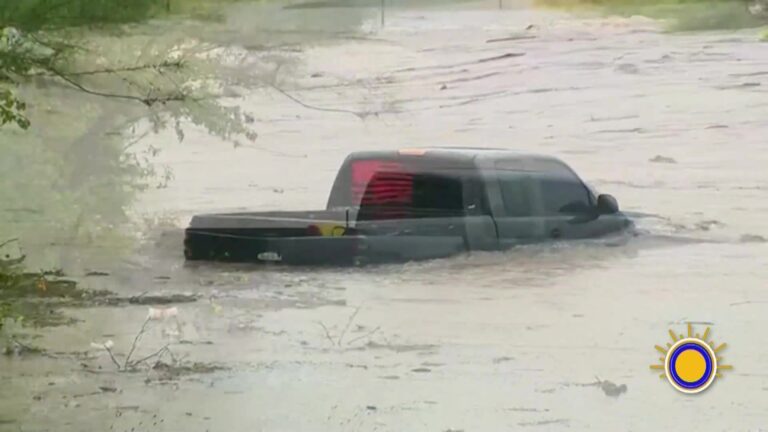 Fuertes Lluvias Provocan Inundaciones En El Sur De Texas