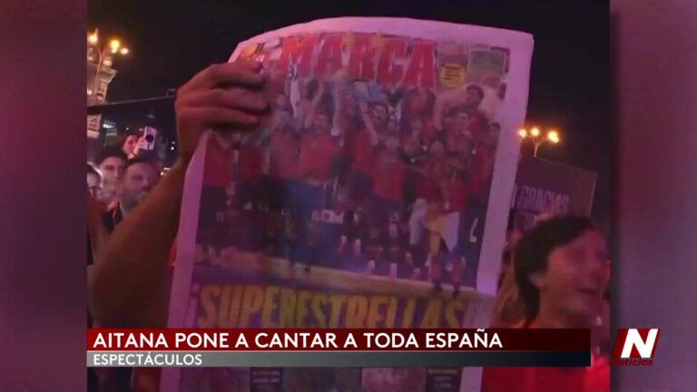 España: Selección Española Y Aitana Celebran El Triunfo Con 'Superestrella' España